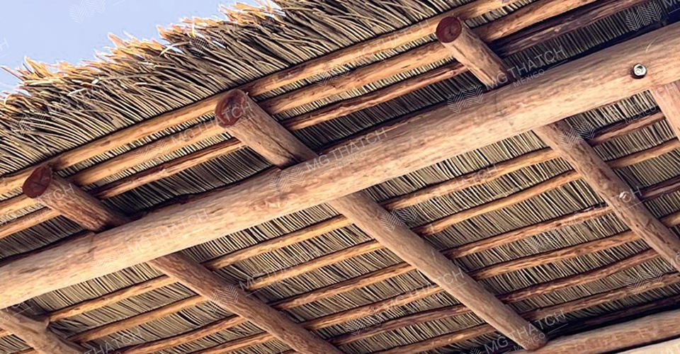 Techo de palma artificial-Renovación de tejados-MGTHATCH